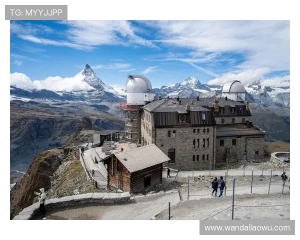上葡京自助山：自助山顶观景台俯瞰全景的绝佳视角体验